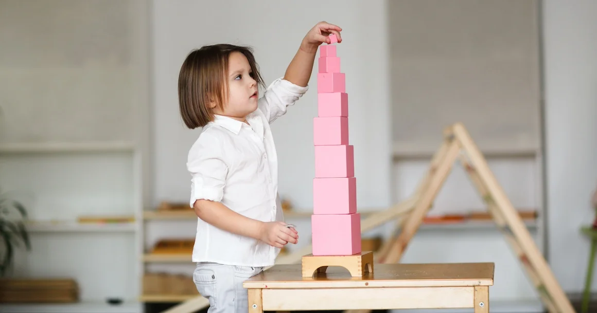 découvrez la méthode montessori, une approche éducative innovante qui favorise l'autonomie et le développement naturel de l'enfant. explorez ses principes clés, ses outils pédagogiques et son impact sur l'apprentissage individualisé.