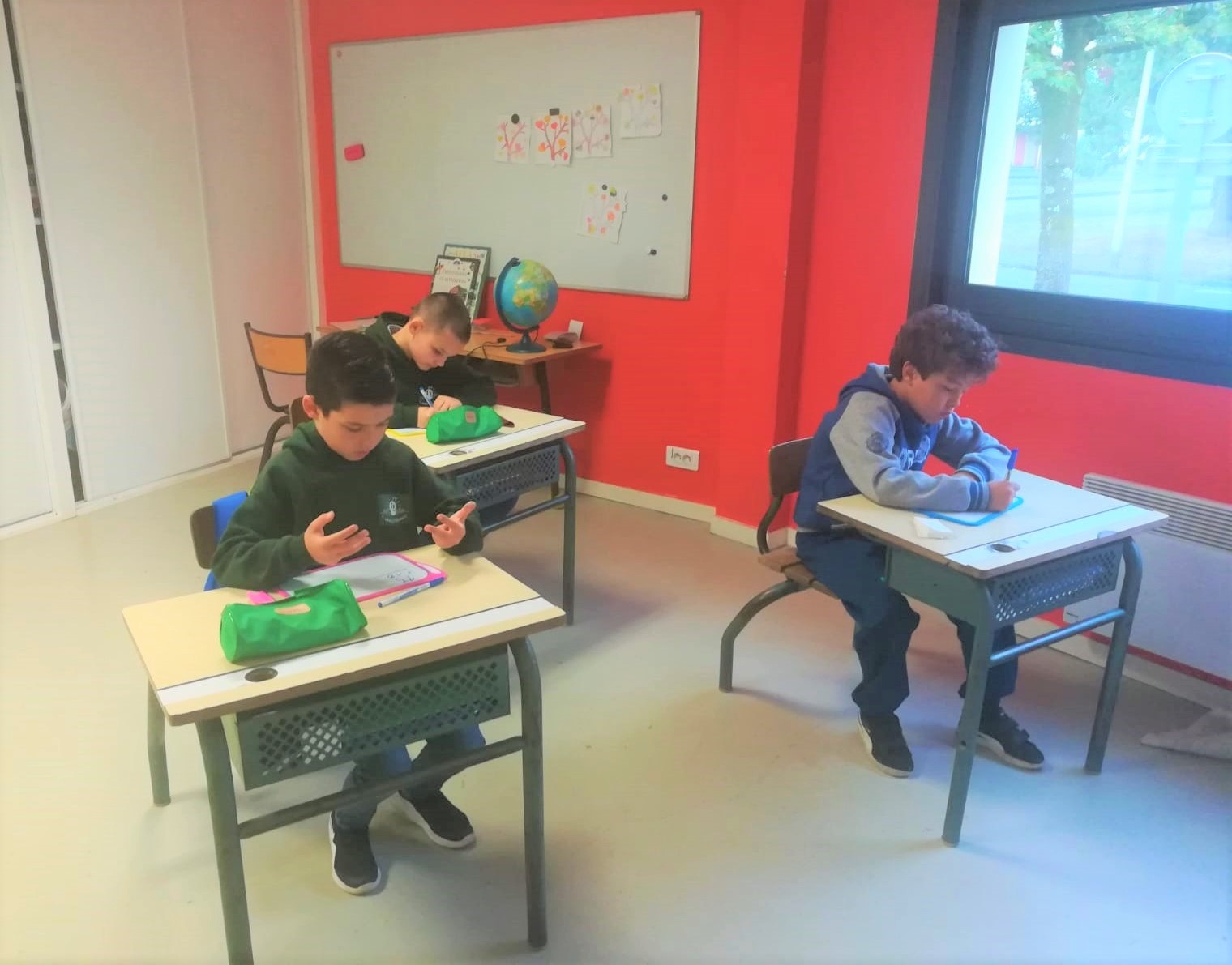 découvrez l'association pétrinille montessori tronçais, un lieu d'apprentissage inspiré de la méthode montessori. nous offrons un environnement épanouissant pour les enfants, favorisant leur autonomie et leur créativité. rejoignez-nous pour promouvoir une éducation bienveillante et respectueuse.