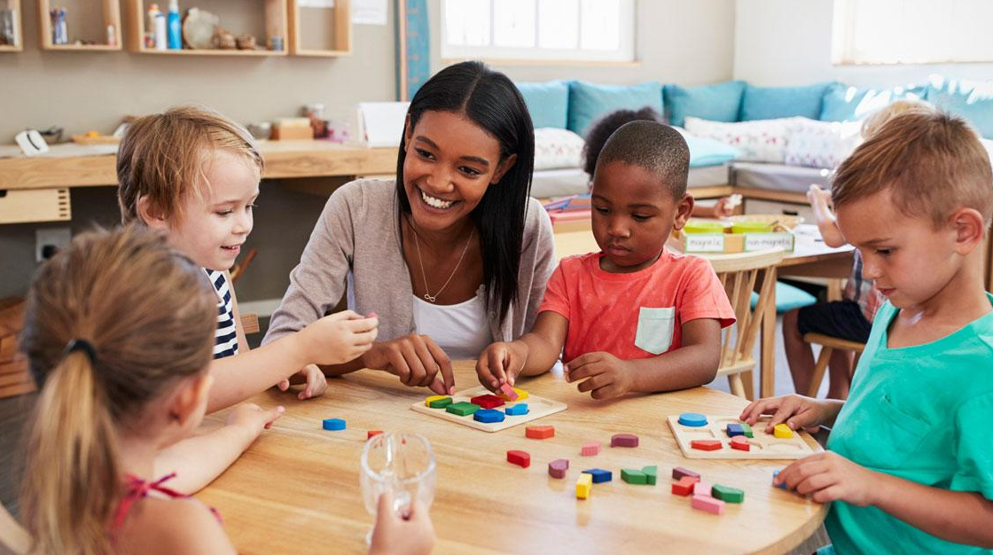 découvrez la méthode montessori, une approche éducative innovante qui favorise l'épanouissement et l'autonomie des enfants à travers l'apprentissage par l'expérience et le jeu. explorez nos ressources et nos conseils pour adapter cette pédagogie à votre quotidien.