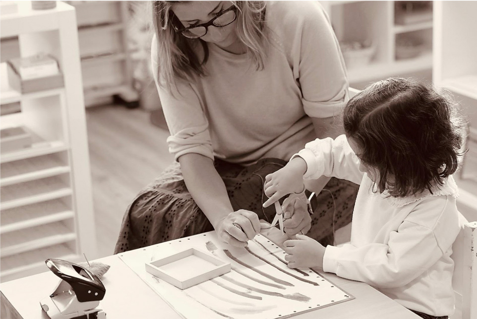 découvrez notre guide montessori complet pour comprendre les principes éducatifs et les méthodes d'apprentissage adaptées aux enfants. explorez des conseils pratiques, des ressources et des activités pour favoriser l'autonomie et la créativité de votre enfant grâce à la pédagogie montessori.
