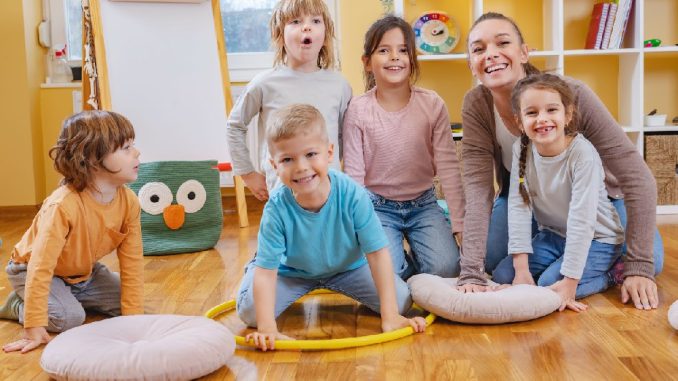 découvrez notre guide montessori complet qui vous accompagne dans l'apprentissage et l'éducation de votre enfant. explorez des méthodes pédagogiques innovantes, des activités ludiques et des conseils pratiques pour favoriser l'autonomie et l'épanouissement de votre petit.