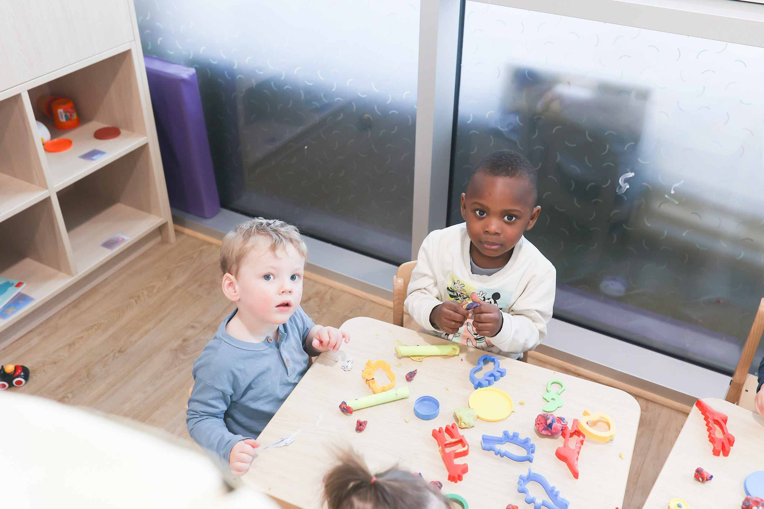 découvrez la maison des enfants du mans, un espace accueillant et ludique dédié au développement et à l'épanouissement des enfants. des activités enrichissantes, un encadrement bienveillant et un environnement sécurisé pour encourager la créativité et l'apprentissage des plus jeunes.