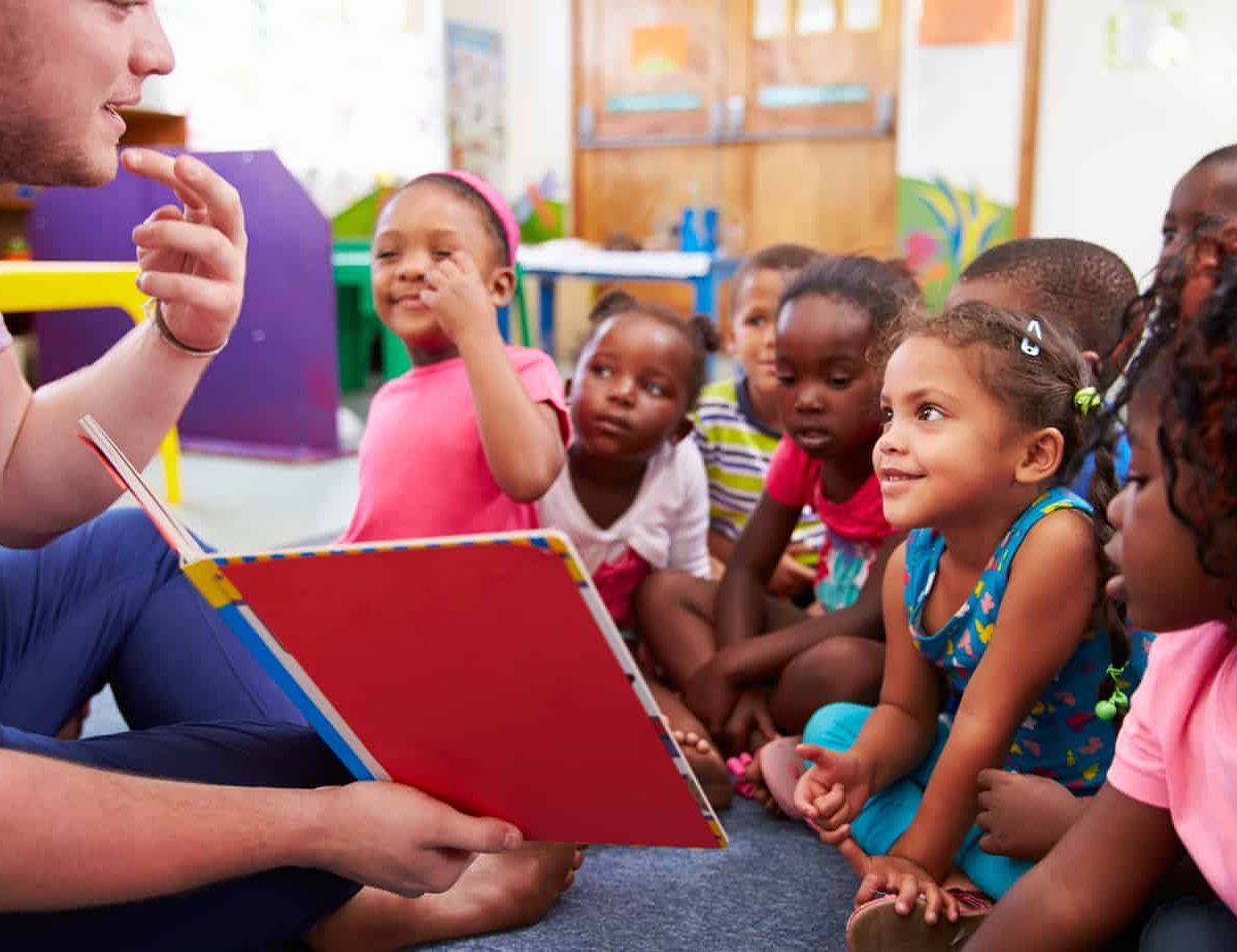 découvrez notre centre d'apprentissage montessori, un espace dédié à l'épanouissement des enfants grâce à une méthode pédagogique respectueuse de leur rythme et de leurs besoins. offrez à votre enfant une expérience d'apprentissage unique et stimulante, adaptée à son développement.