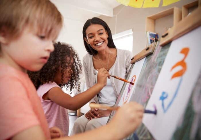 découvrez notre guide complet sur les écoles montessori à moissac. informez-vous sur la pédagogie montessori, les établissements disponibles, les méthodes d'apprentissage innovantes et les avantages pour le développement de votre enfant. trouvez l'école idéale pour épanouir son potentiel.