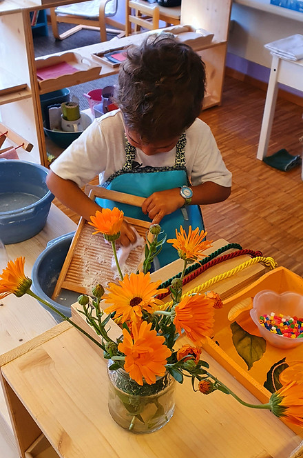 découvrez notre guide complet des centres de rencontre pour enfants montessori. apprenez comment ces espaces favorisent l'épanouissement et le développement des enfants grâce à une approche éducative unique et adaptée. trouvez le centre idéal près de chez vous pour stimuler l'apprentissage et la créativité de votre enfant.