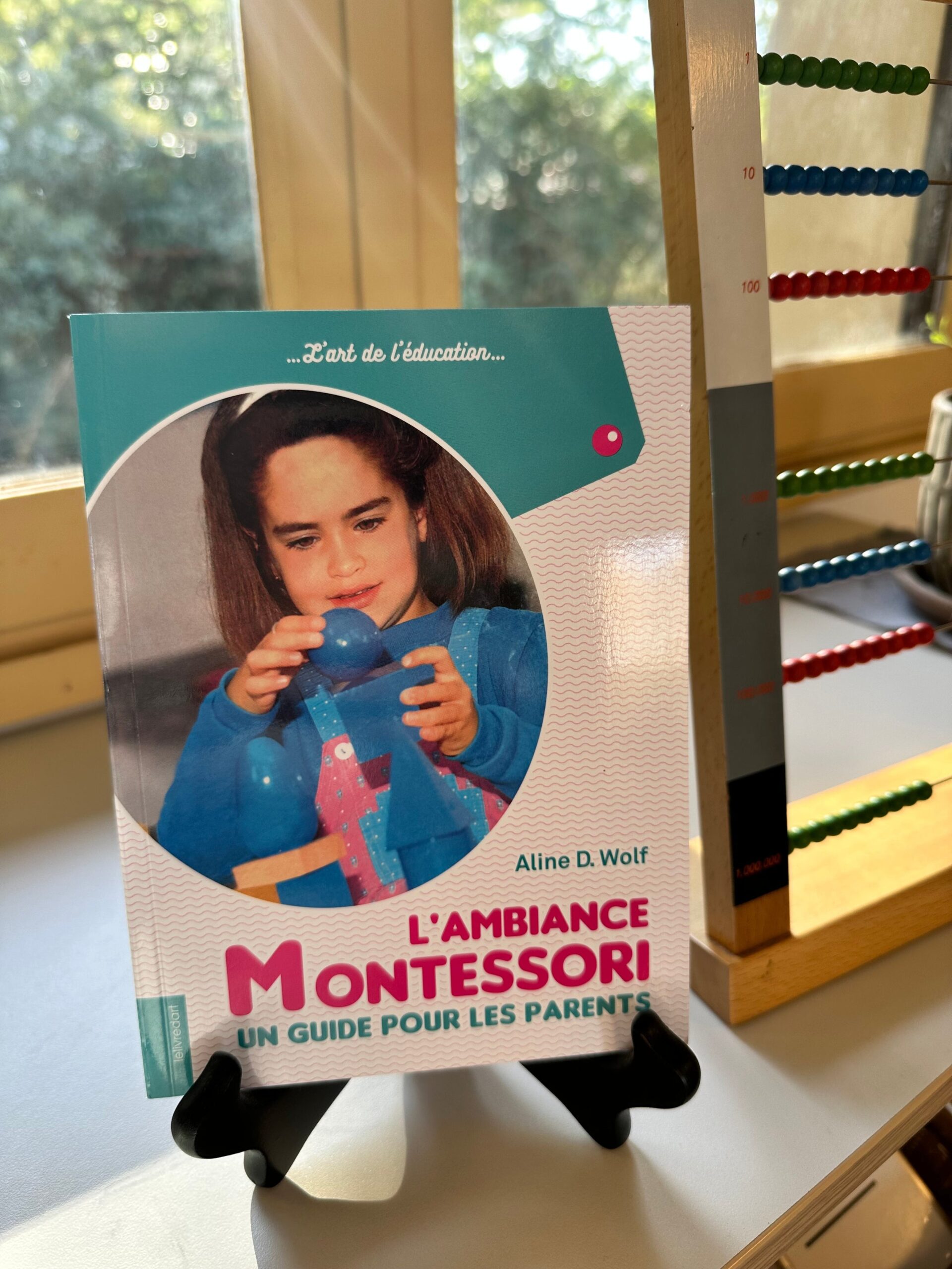découvrez notre guide complet sur la méthode montessori, qui vous aidera à comprendre les principes fondamentalement éducatifs basés sur l'autonomie et l'apprentissage pratique. améliorez votre approche pédagogique et favorisez le développement harmonieux de votre enfant grâce à des techniques éprouvées et des conseils pratiques.