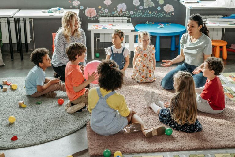 Comment les crèches développent les compétences de vos enfants : guide pour choisir la bonne crèche