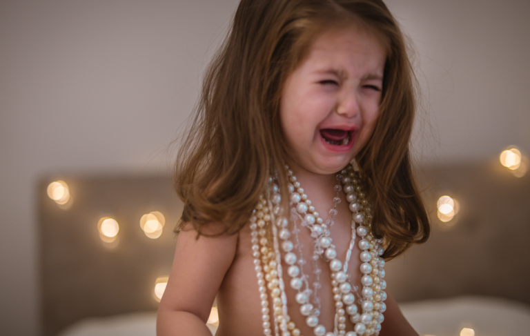 Anxiété de séparation à 2 ans : comprendre et gérer